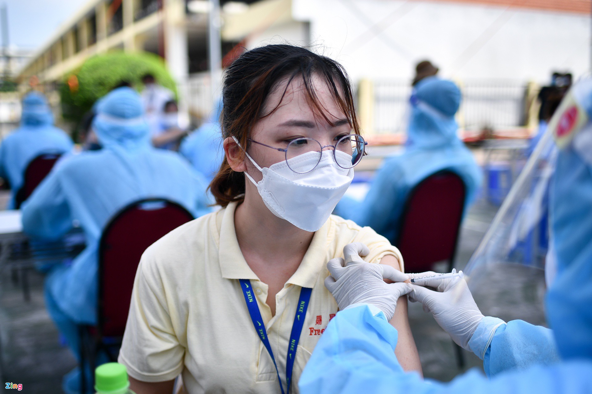 Kiến nghị tiêm vaccine mũi 3 cho 320.000 công nhân ở TP.HCM